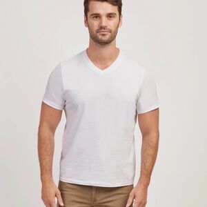 Mott & Bow Classic V-Neck Driggs Tee